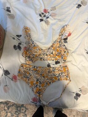 Floral Lace-Trim Bikini Set in Yellow Floral - Unbranded
